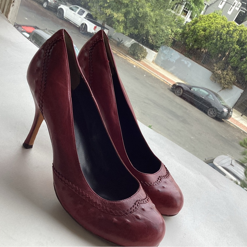 Elegant Burgundy Women's Pumps from Maxstudio